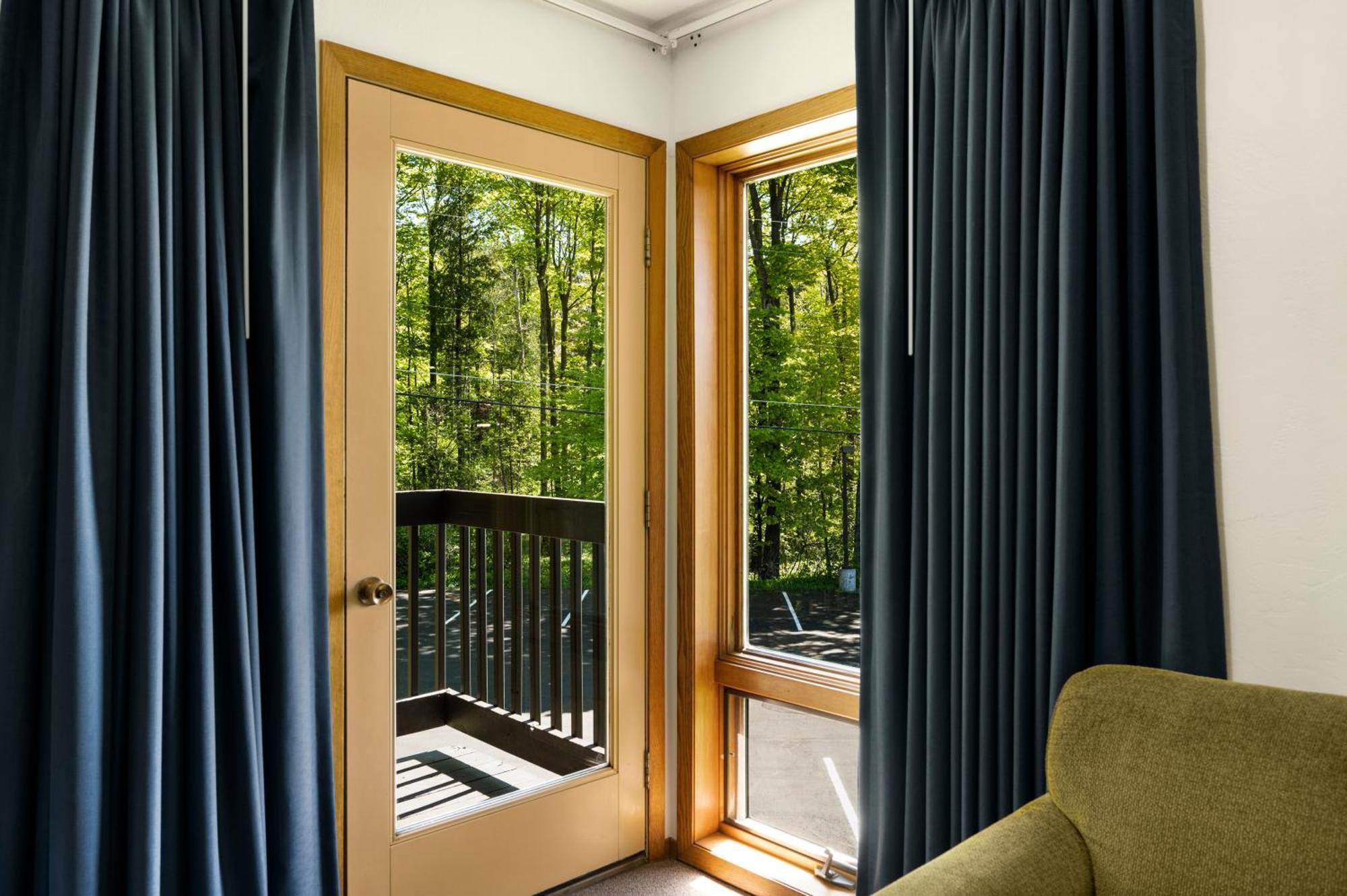 Pine Grove Resort 以法莲 外观 照片